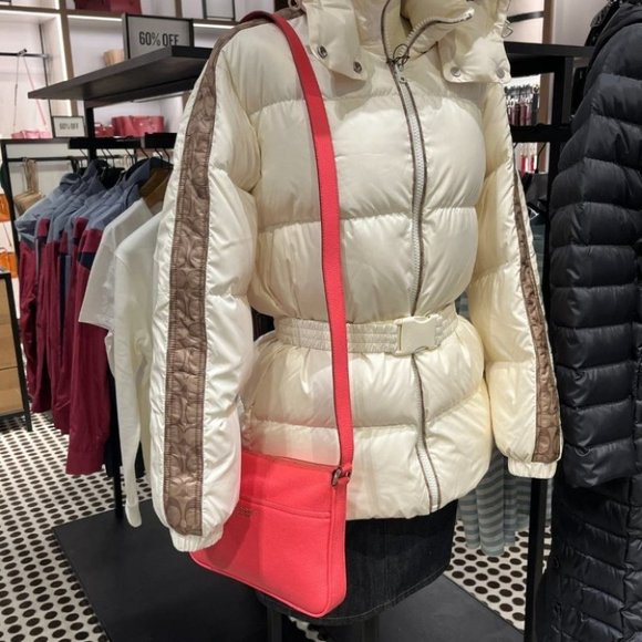 Kate Spade Run around medium crossbody Pebble Leather Peach PXR00405 - Picture 11 of 12